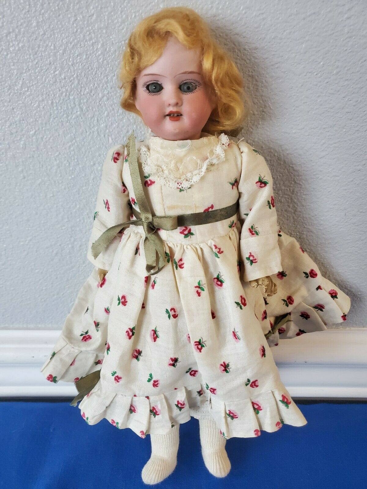 Antique Armand Marseille German Bisque Composition Doll 390 10/0 10" Tall Blonde